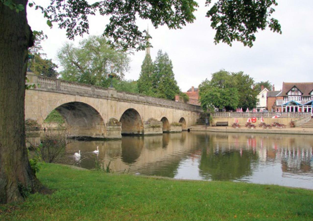 D&E Homestay Wallingford Exterior foto
